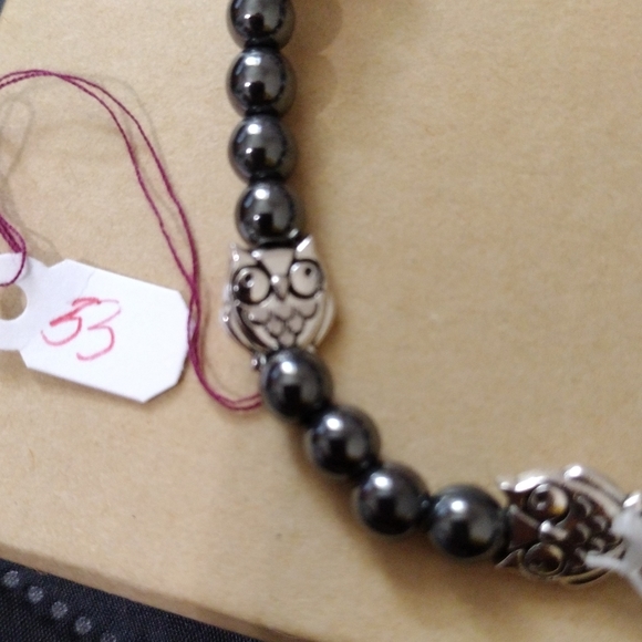 Artemis's Gems custom-made beaded bracelet with metal owls - Picture 3 of 3